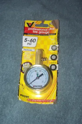 00881-8 Bell Automotive Victor Professional Dial With Valve Tire Gauge New