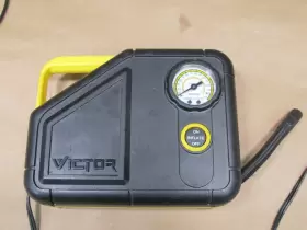 22-1-31000-8 Bell Automotive Bellaire 1000 Corded 12v Plug-in Emergency Car Tire Inflator #3