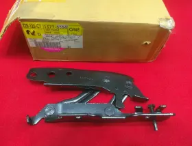 15775354 Gm New Genuine Oem Hood Hinge Assembly Lh Old Stock
