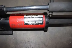 Ya301-a Snap-on Hydraulic Pump 4 Ton 7 000psi Used