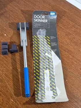 043100 Sp Sykes Pickavant Door Skinner No